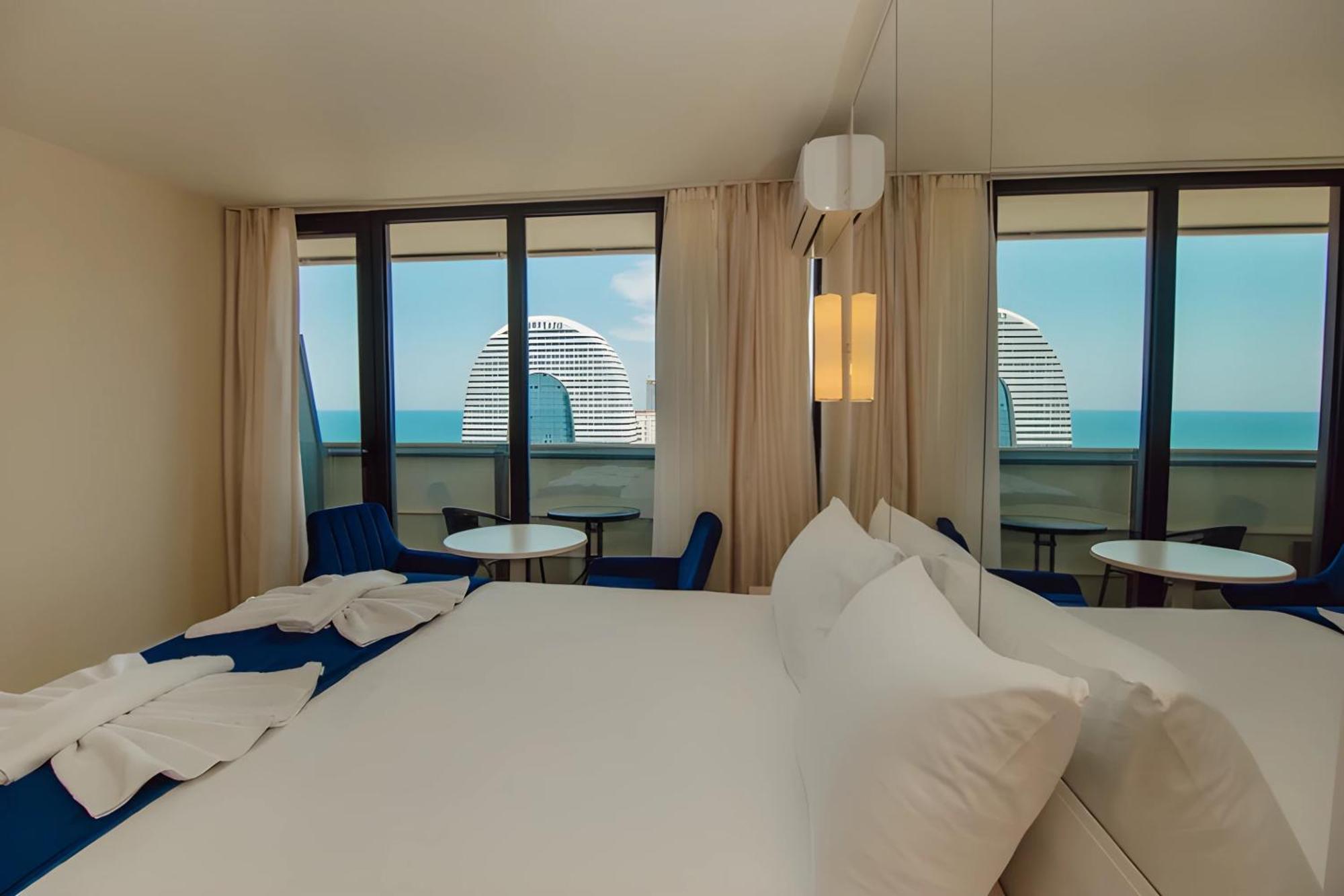 Suites Orbi City Aparthotel Batumi Exterior foto